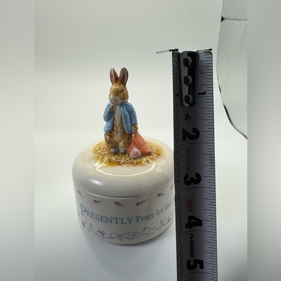 1992 Schmid Beatrix Potter Peter Rabbit Ceramic Trinket Box w/ Lid - Picture 6 of 12